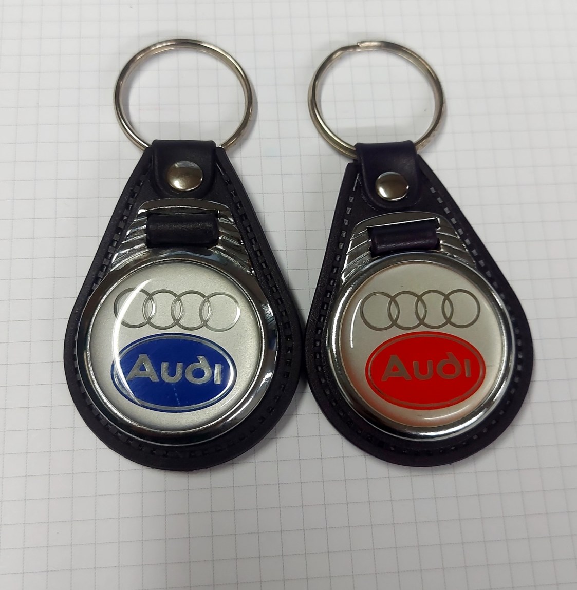 Přívěsek Audi modrý menší - Železářství Klíče, příslušenství Příslušenství, přívesky, visačky