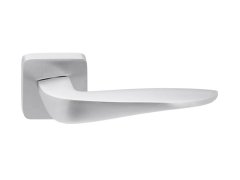 Dveřní rozetové kování ARIA P710 HR PZ/CH-SAT