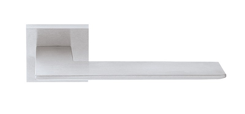 Dveřní rozetové kování BLADE P1500 HR PZ/CH-SAT