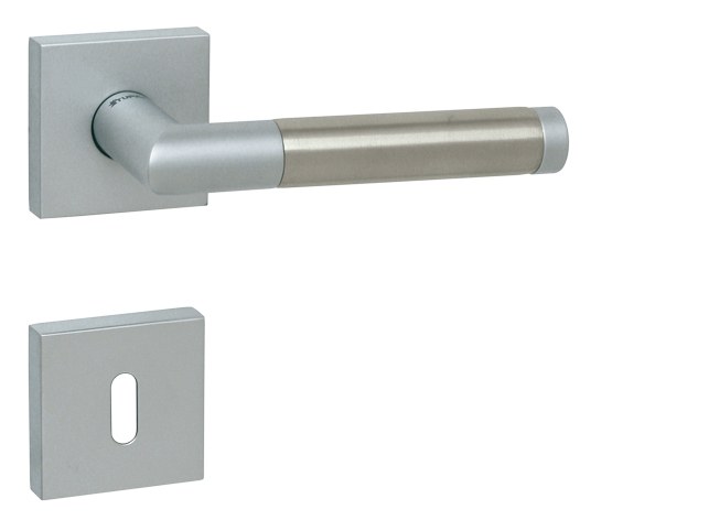 TI - PRADO - HR 792Q