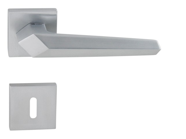 CE - SATA - HR